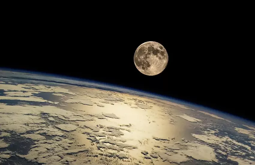 Ay 100 metre küçüldü… Astronotların hayatı tehlikede Ay 100 metre küçüldü… Astronotların hayatı tehlikede