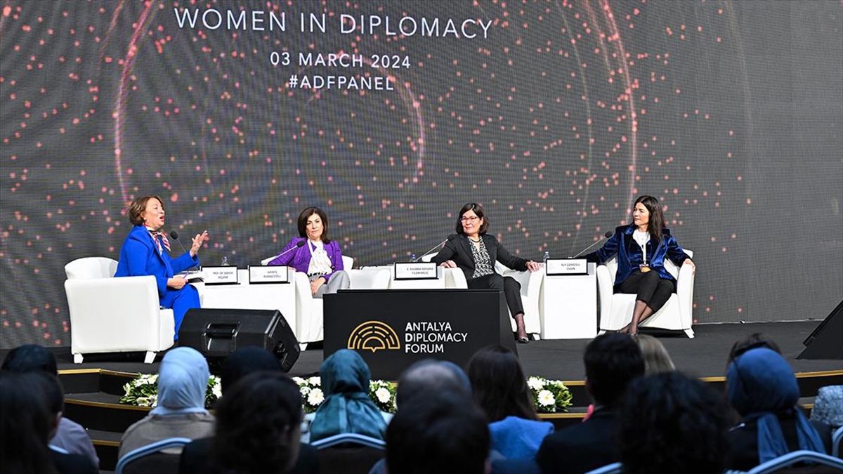 Antalya Diplomasi Forumu’nda kadının diplomasi alanındaki yeri ve kadın-erkek eşitliği ele alındı Antalya Diplomasi Forumu’nda kadının diplomasi alanındaki yeri ve kadın-erkek eşitliği ele alındı