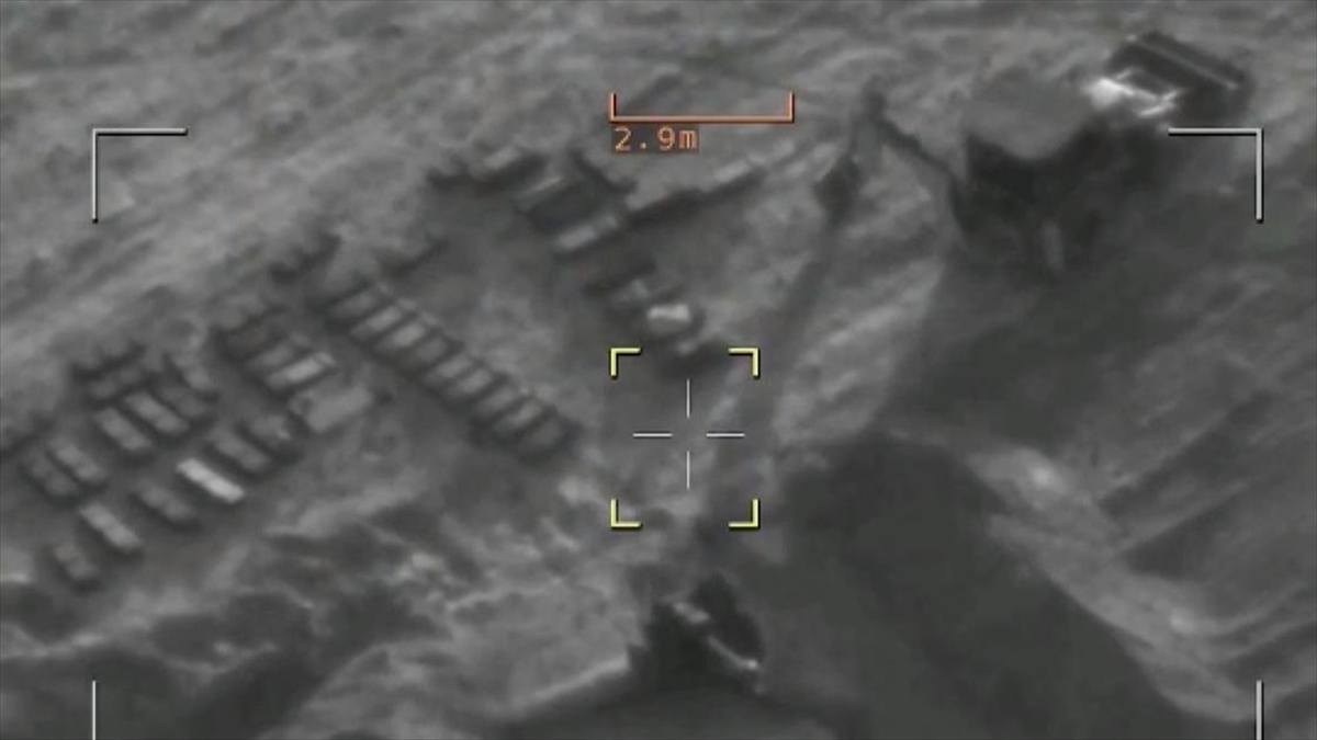 Azerbaycan, Ermenistan’ın hudutta askeri yığınak yaptığını duyurdu