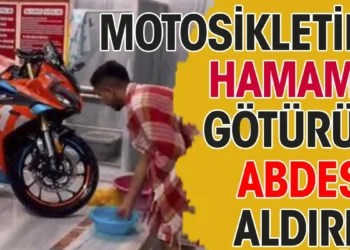 Motosikletini hamama götürüp güsul abdesti aldırdı Motosikletini hamama götürüp güsul abdesti aldırdı