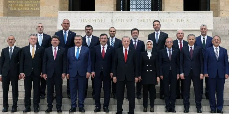 12 bakanın koltuğu elden gidiyor. tek tek isim açıkladı… 12 bakanın koltuğu elden gidiyor. tek tek isim açıkladı…