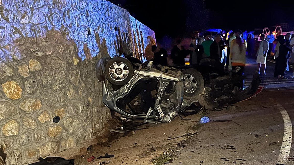 Bartın’da 2 otomobil çarpıştı 3 kişi öldü, 2 kişi yaralandı Bartın’da 2 otomobil çarpıştı 3 kişi öldü, 2 kişi yaralandı