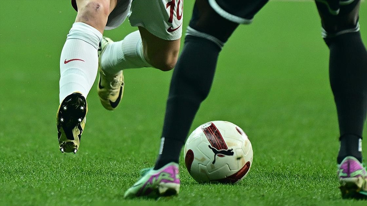 “Üç büyükler”de forma giyen futbolcuların iş yükü dünya ortalamasının üstünde “Üç büyükler”de forma giyen futbolcuların iş yükü dünya ortalamasının üstünde