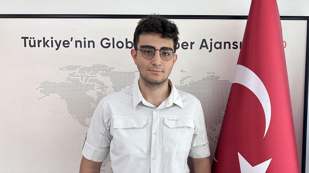 YKS’de derece yapan Utku’nun hedefi bilim insanı olmak YKS’de derece yapan Utku’nun hedefi bilim insanı olmak