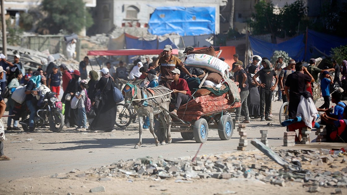 BM: İsrail’in son tahliye emrinin ardından binlerce Filistinli Gazze’nin batısına kaçıyor BM: İsrail’in son tahliye emrinin ardından binlerce Filistinli Gazze’nin batısına kaçıyor