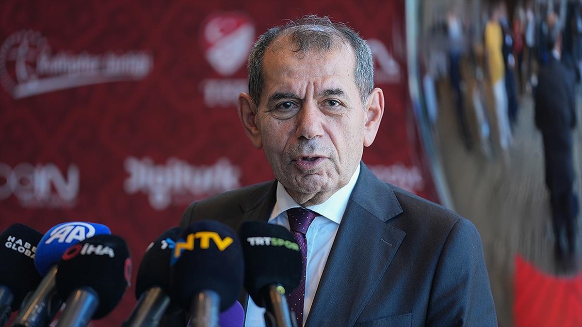Galatasaray Başkanı Özbek: Çok kısa sürede taraftarlarımızı memnun edecek transferleri yapacağız Galatasaray Başkanı Özbek: Çok kısa sürede taraftarlarımızı memnun edecek transferleri yapacağız