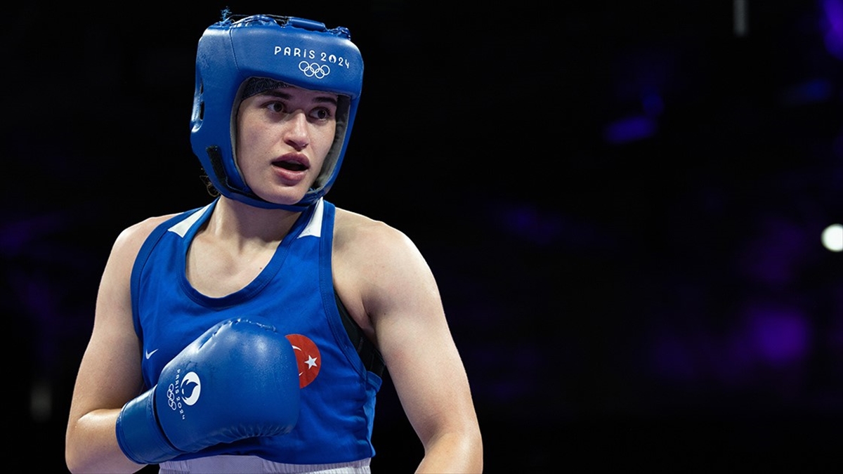 Milli boksör Esra Yıldız Kahraman, Olimpiyat Oyunları’nda bronz madalya kazandı Milli boksör Esra Yıldız Kahraman, Olimpiyat Oyunları’nda bronz madalya kazandı