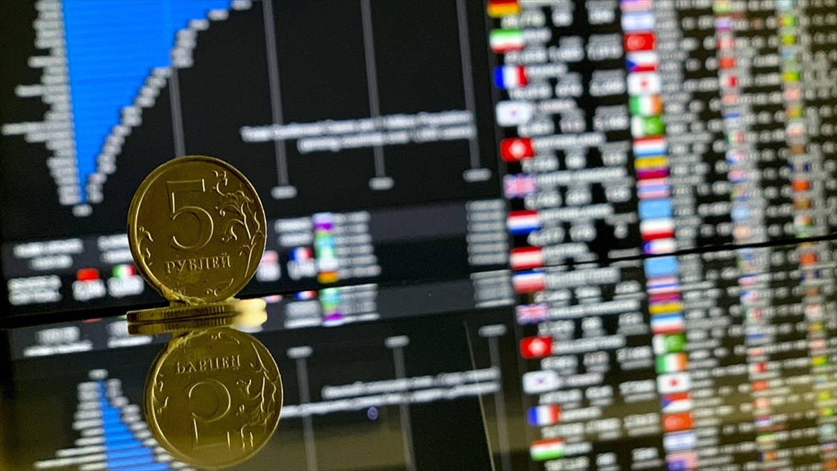 Moskova Borsasında işlemler durduruldu Moskova Borsasında işlemler durduruldu