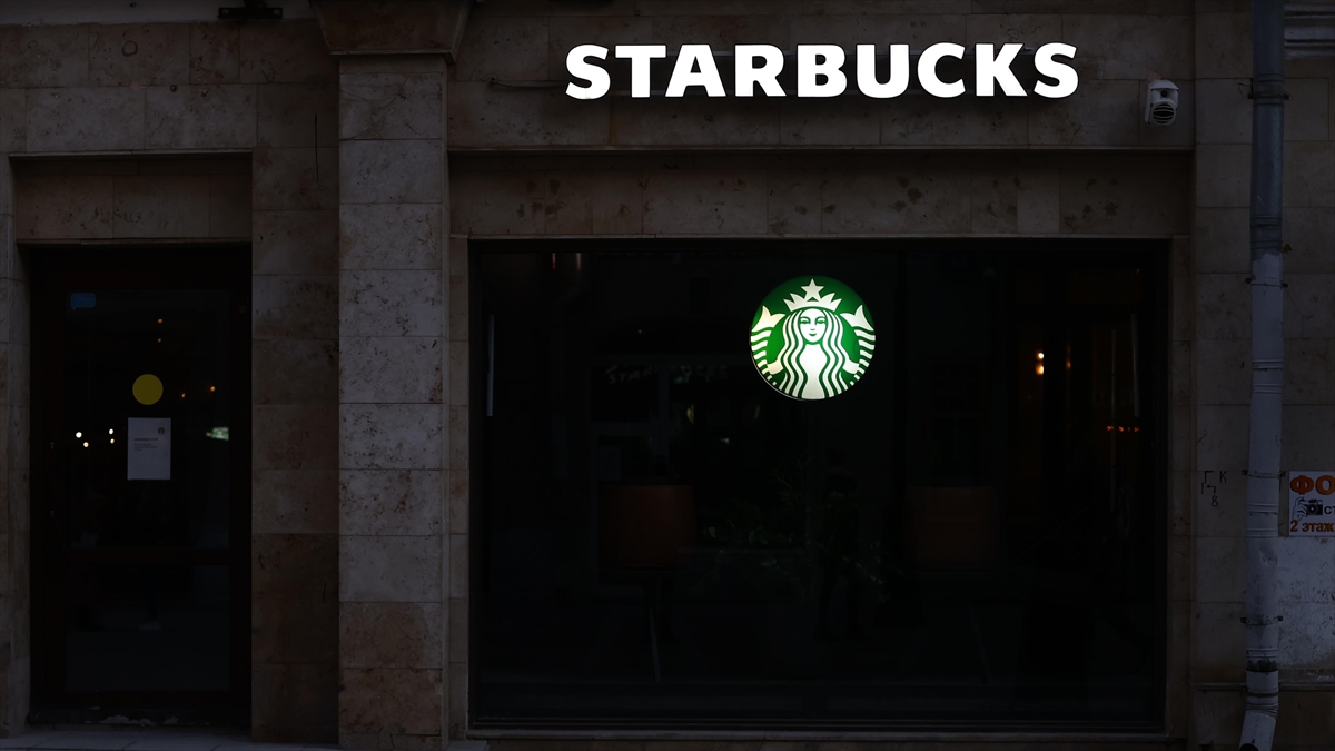 Starbucks’ın yeni CEO’sunun şirket uçağıyla işe gidecek olması çevrecilerin tepkisini çekti