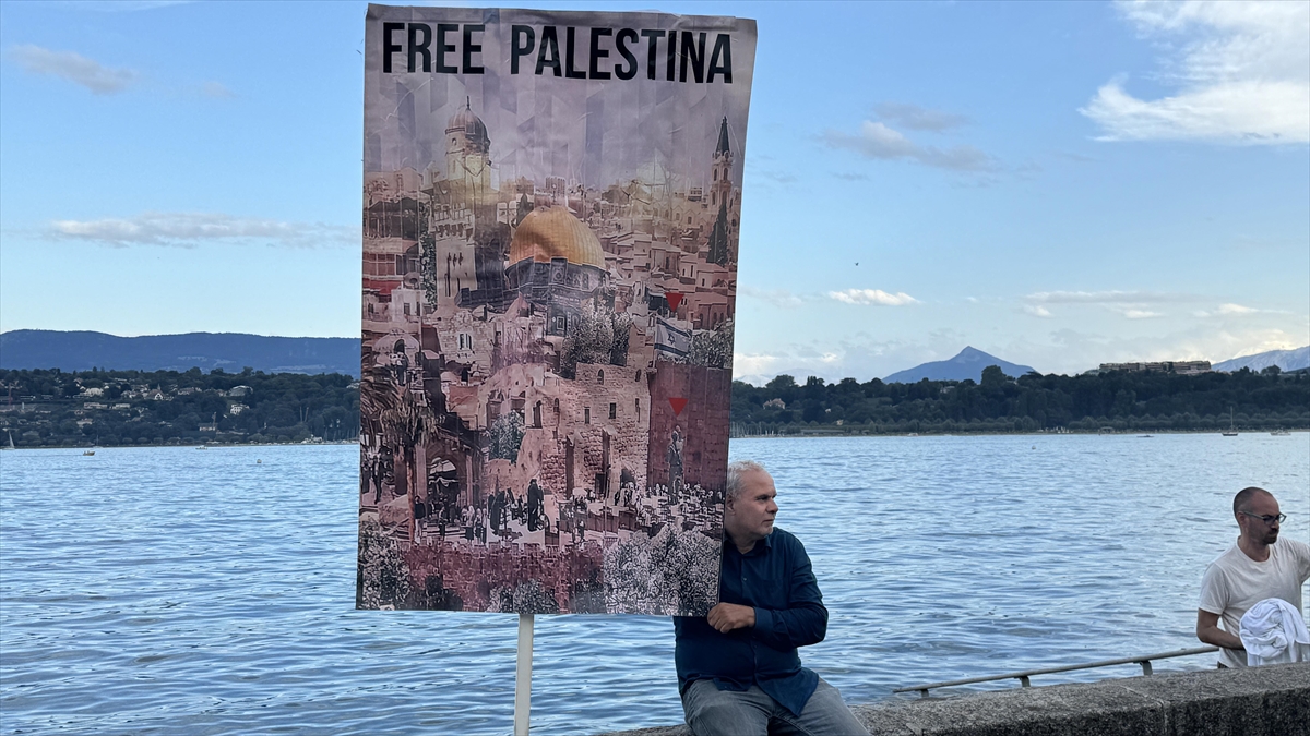 Cenevre’de, İsrail’in saldırıları altındaki Filistin’e destek gösterisi düzenlendi Cenevre’de, İsrail’in saldırıları altındaki Filistin’e destek gösterisi düzenlendi