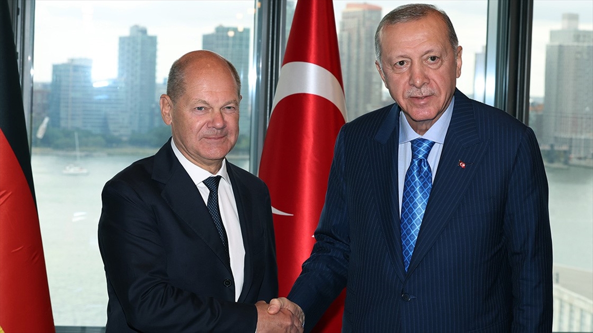 Cumhurbaşkanı Erdoğan, Almanya Başbakanı Olaf Scholz’u kabul etti