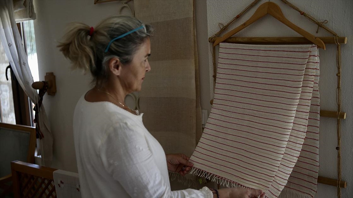 Unutulmaya yüz tutmuş “Üzümlü dastarı” dokuması yeniden değer kazandı Unutulmaya yüz tutmuş “Üzümlü dastarı” dokuması yeniden değer kazandı