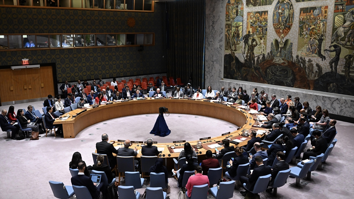 BMGK’nin seçilmiş 10 üyesi Orta Doğu’da artan şiddet sarmalını kınadı BMGK’nin seçilmiş 10 üyesi Orta Doğu’da artan şiddet sarmalını kınadı