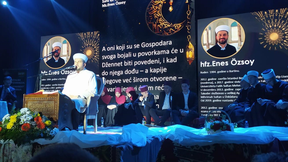Bosna Hersek’te yılbaşı öncesi geleneksel “Kur’an Gecesi” düzenlendi Bosna Hersek’te yılbaşı öncesi geleneksel “Kur’an Gecesi” düzenlendi
