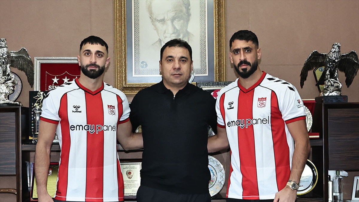 Sivasspor, Efkan Bekiroğlu ve Tolga Ciğerci’yi transfer etti