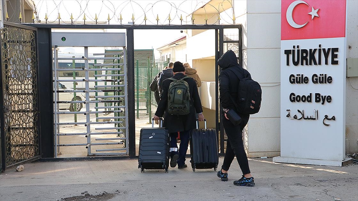 Türkiye’deki Suriyelilerin ülkelerine dönüşü sürüyor