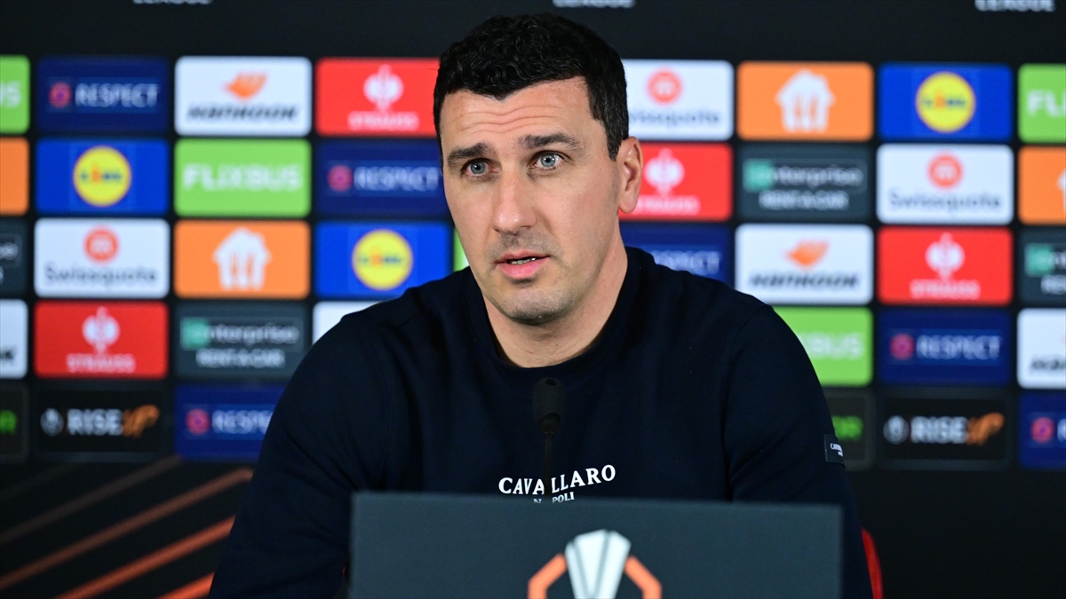 AZ Alkmaar teknik direktörü Maarten Martens: Yarın daha iyi bir Galatasaray bekleyeceğim AZ Alkmaar teknik direktörü Maarten Martens: Yarın daha iyi bir Galatasaray bekleyeceğim