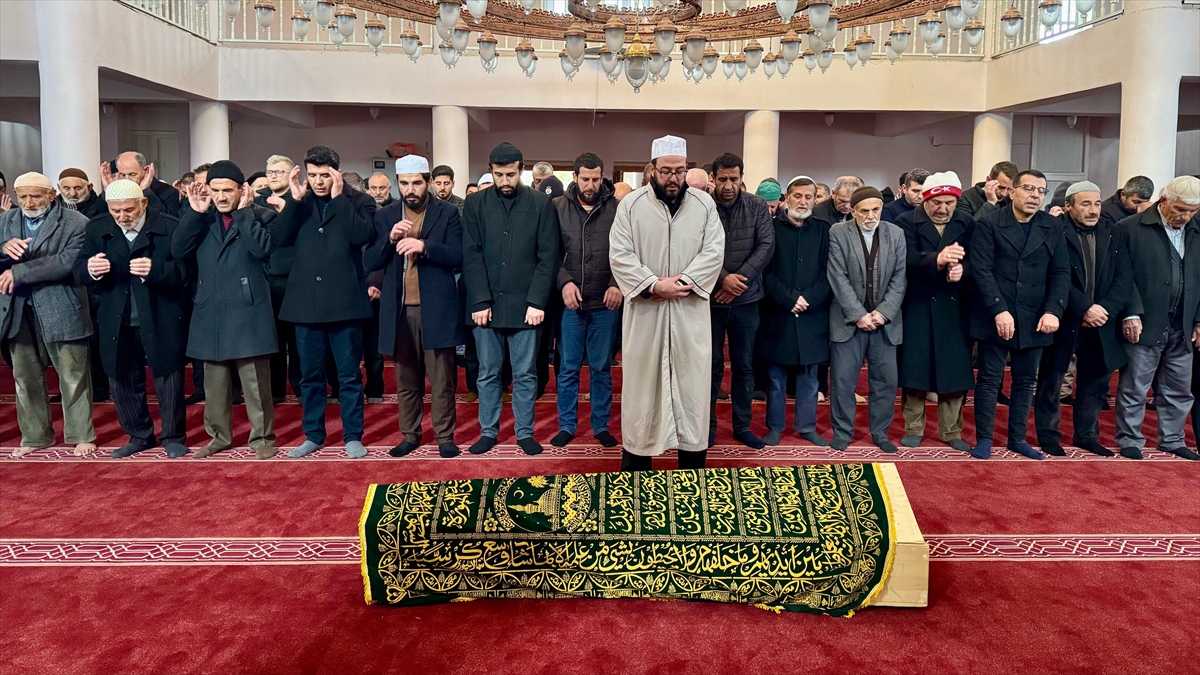 Bingöl’de otobüs kazasında ölen üniversiteli 4 gencin cenazesi defnedildi