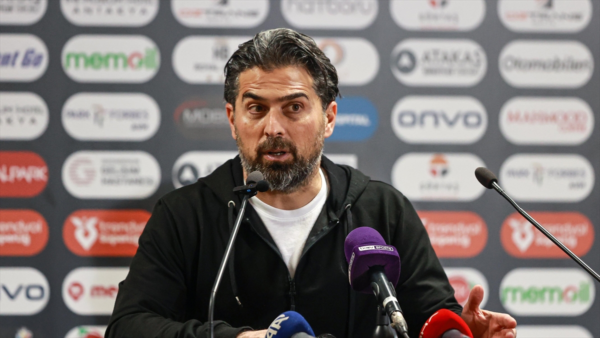 Çaykur Rizespor Teknik Direktörü İlhan Palut: Bu oyun bizim için bir mihenk taşı olmalı Çaykur Rizespor Teknik Direktörü İlhan Palut: Bu oyun bizim için bir mihenk taşı olmalı