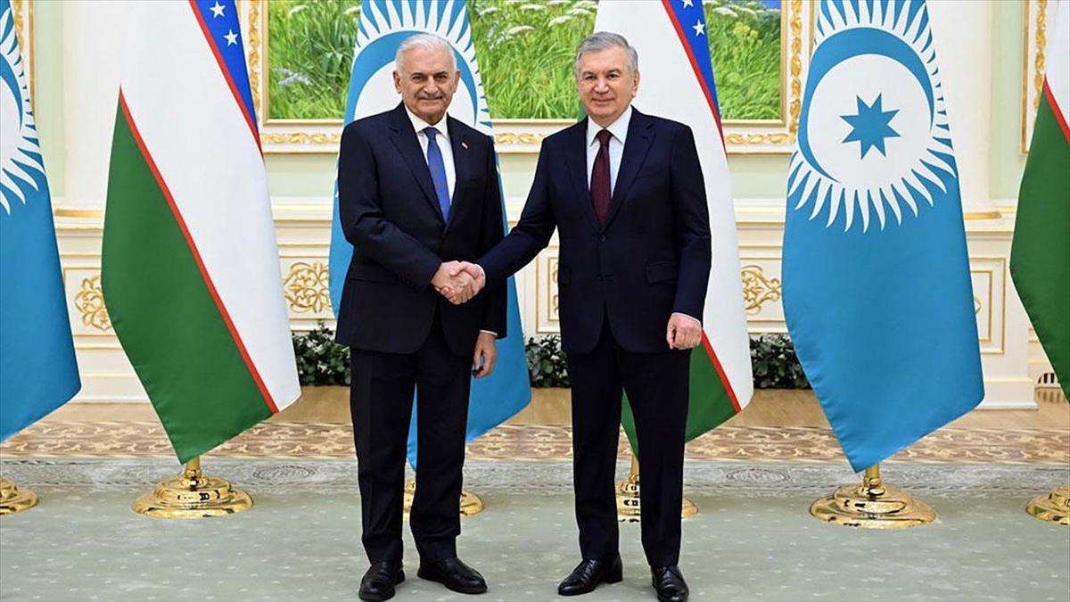 Özbekistan Cumhurbaşkanı Mirziyoyev, TDT Aksakallar Konseyi Başkanı Yıldırım’la görüştü