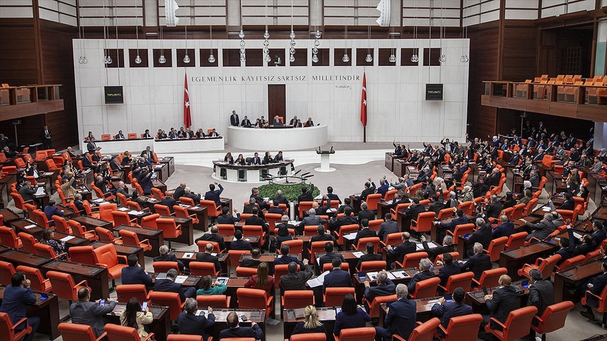 TBMM’de Türkiye Adalet Akademisi Kanunu Teklifi’nin görüşmeleri devam edecek TBMM’de Türkiye Adalet Akademisi Kanunu Teklifi’nin görüşmeleri devam edecek