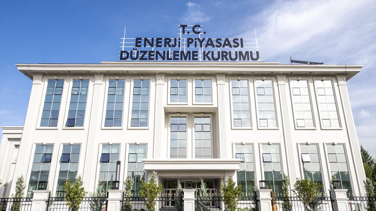 EPDK, bazı akaryakıt depolama tesisleri için tarife değişikliğine gitti EPDK, bazı akaryakıt depolama tesisleri için tarife değişikliğine gitti