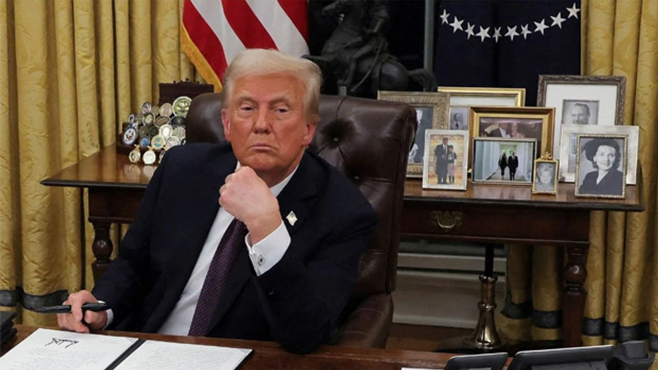 Bir yargıç Trump’ın insanları sınır dışı etme yetkisini sınırlandırdı… Bir yargıç Trump’ın insanları sınır dışı etme yetkisini sınırlandırdı…