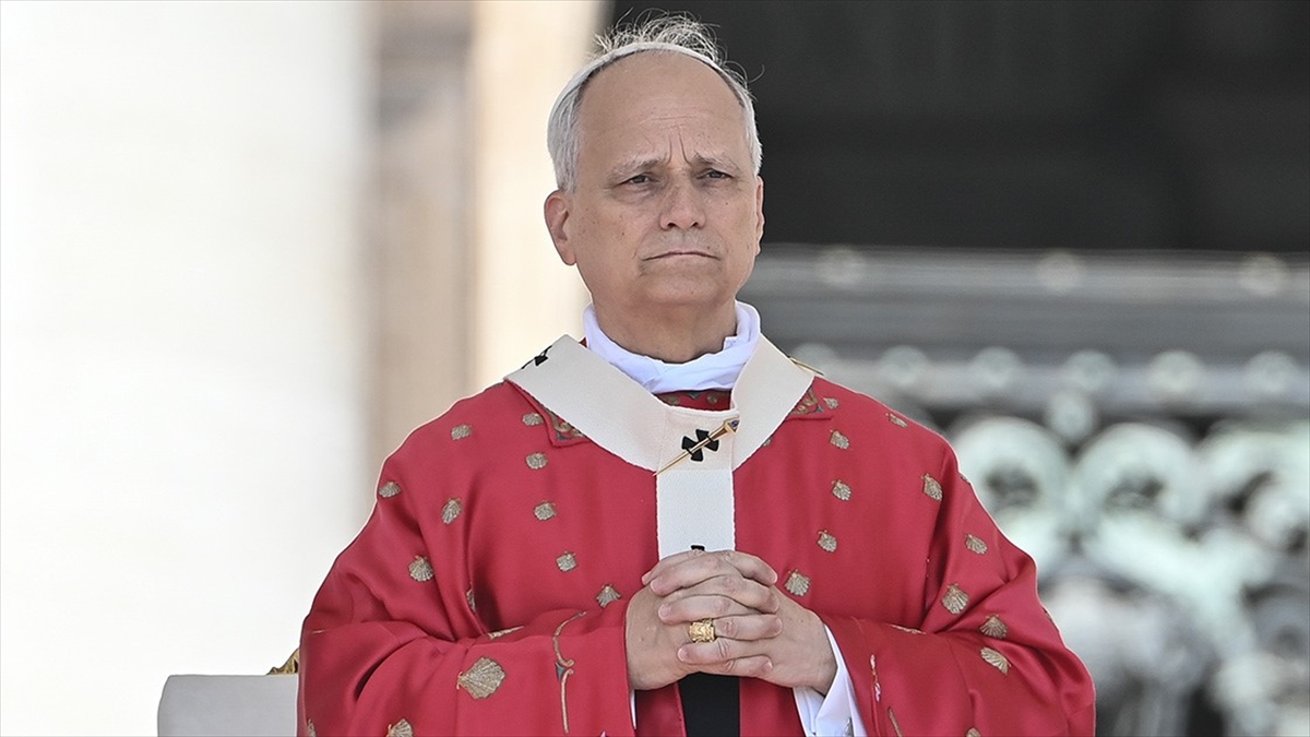 Papa 14. Leo, yeniden silahlanmayı ve bu yöndeki propagandayı sert şekilde eleştirdi