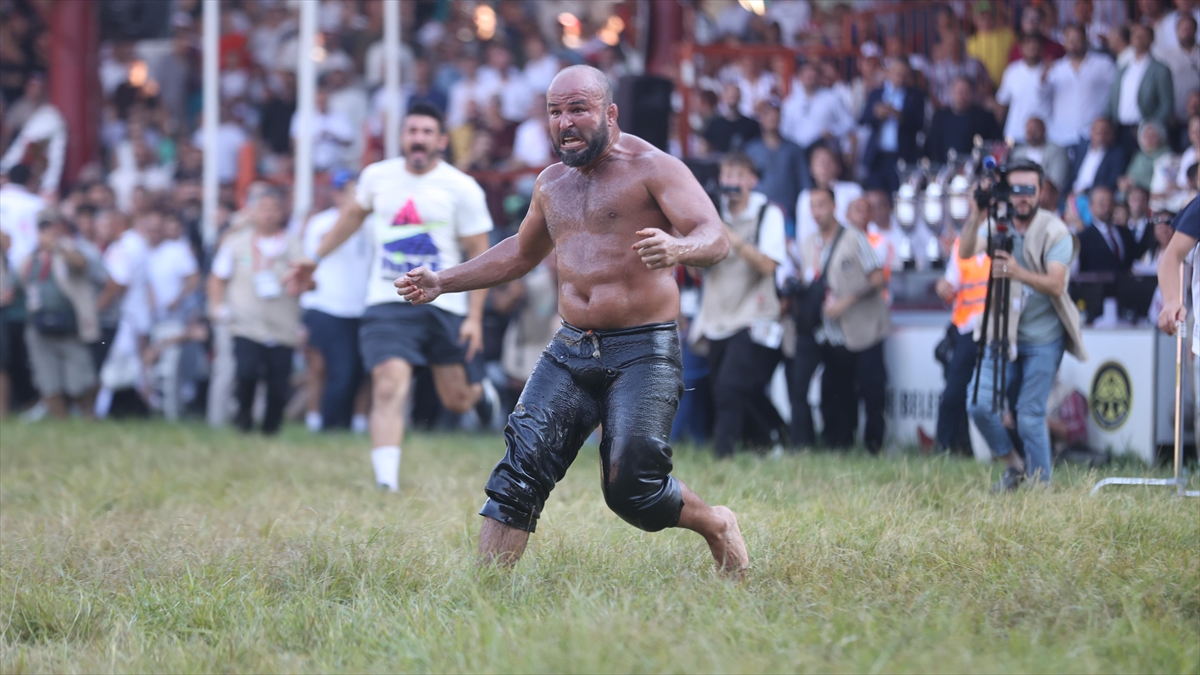 664. Tarihi Kırkpınar Yağlı Güreşleri’nde başpehlivanlığı Orhan Okulu kazandı