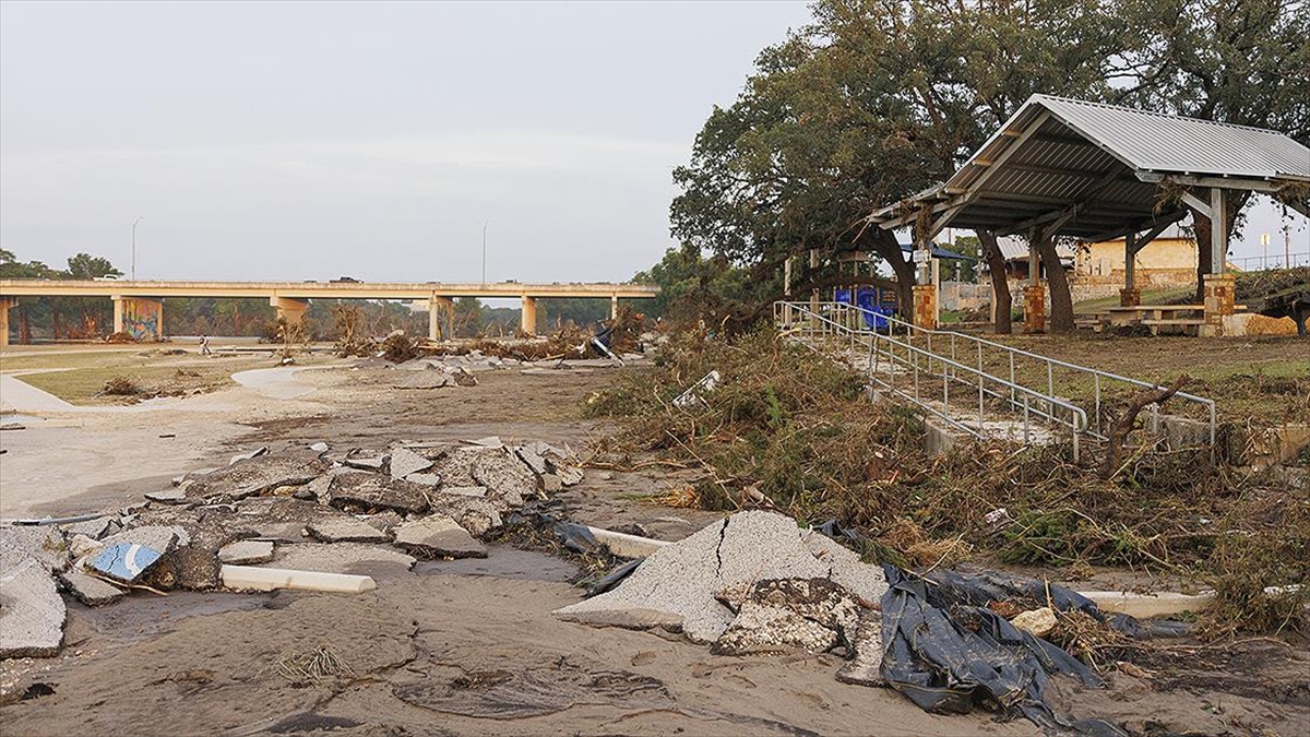 ABD’nin Texas eyaletindeki sel felaketinde hayatını kaybedenlerin sayısı 82’ye yükseldi