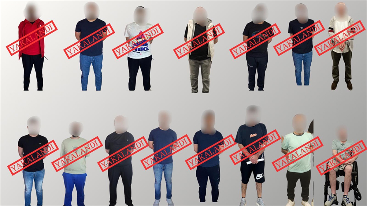 Kırmızı bültenle aranan 13, ulusal seviyede aranan 2 kişi yakalanarak Türkiye’ye getirildi Kırmızı bültenle aranan 13, ulusal seviyede aranan 2 kişi yakalanarak Türkiye’ye getirildi