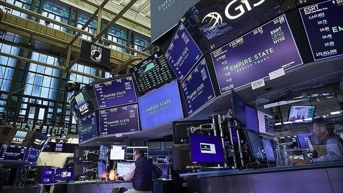 Küresel piyasalarda yılın ikinci yarısında tarife belirsizlikleri ve jeopolitik gerilimlerin azalması bekleniyor Küresel piyasalarda yılın ikinci yarısında tarife belirsizlikleri ve jeopolitik gerilimlerin azalması bekleniyor