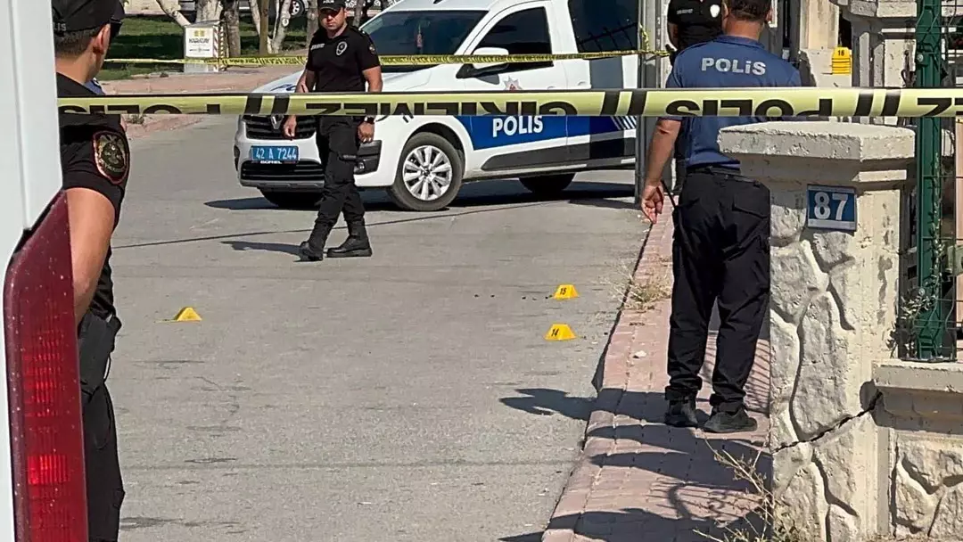 Baba ile 11 yaşındaki oğluna bahçede suikast! Baba ile 11 yaşındaki oğluna bahçede suikast!