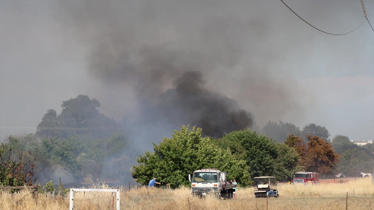 ABD’nin California eyaletinde çıkan yangınlar nedeniyle 2 bin 700’den fazla kişi tahliye edildi