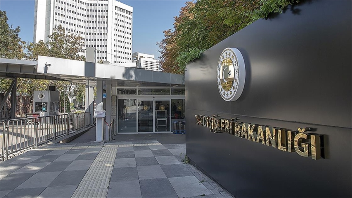 Türkiye, İsrail’in Suriye’deki askeri saldırılarını “güçlü şekilde” kınadı Türkiye, İsrail’in Suriye’deki askeri saldırılarını “güçlü şekilde” kınadı