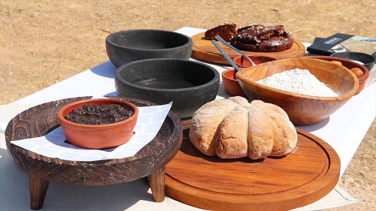 Dülük Antik Kenti kazılarında ortaya çıkan tarihi tarifler yeniden hayat buluyor Dülük Antik Kenti kazılarında ortaya çıkan tarihi tarifler yeniden hayat buluyor