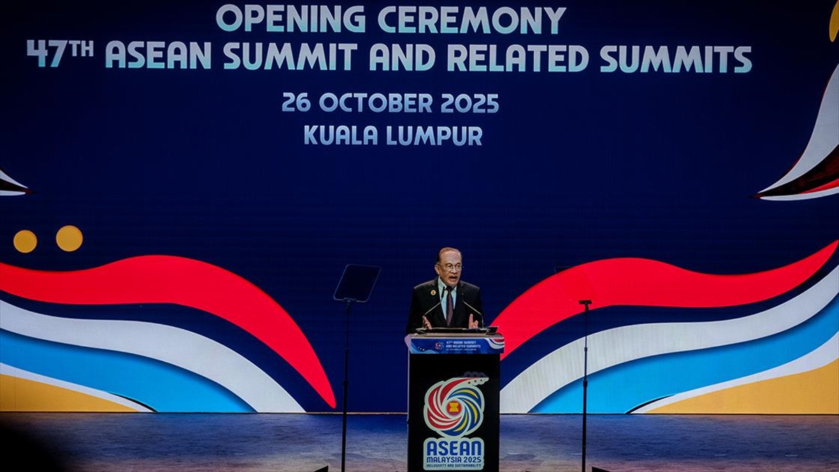 47. ASEAN Zirvesi Malezya’nın ev sahipliğinde başladı 47. ASEAN Zirvesi Malezya’nın ev sahipliğinde başladı