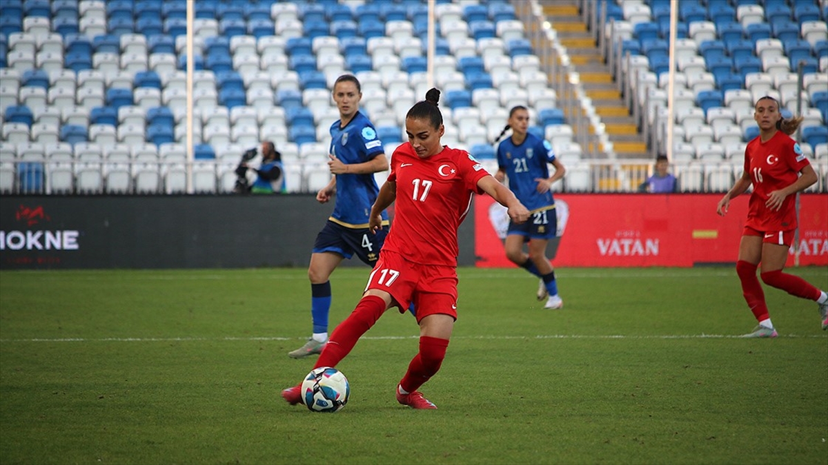 A Milli Kadın Futbol Takımı’nın İzmir’deki Kosova maçı biletleri ücretsiz A Milli Kadın Futbol Takımı’nın İzmir’deki Kosova maçı biletleri ücretsiz