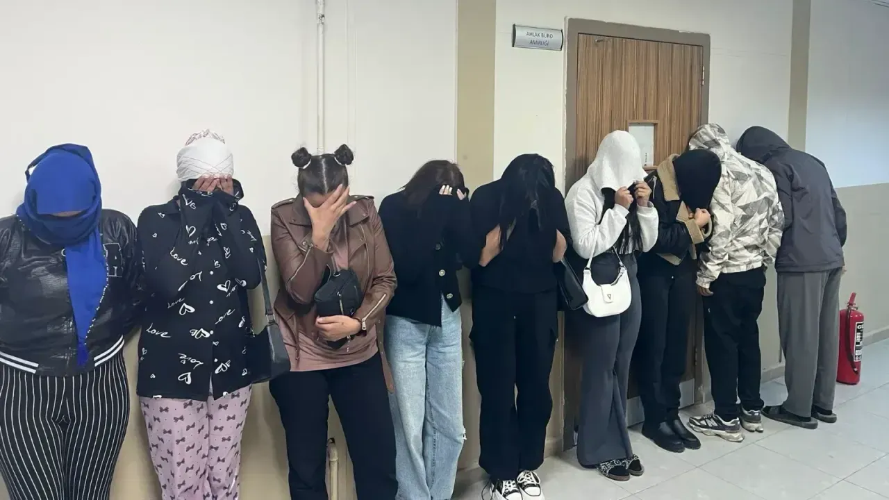 12 apartta fuhuş denetimi: Tutuklama ve para cezaları 12 apartta fuhuş denetimi: Tutuklama ve para cezaları