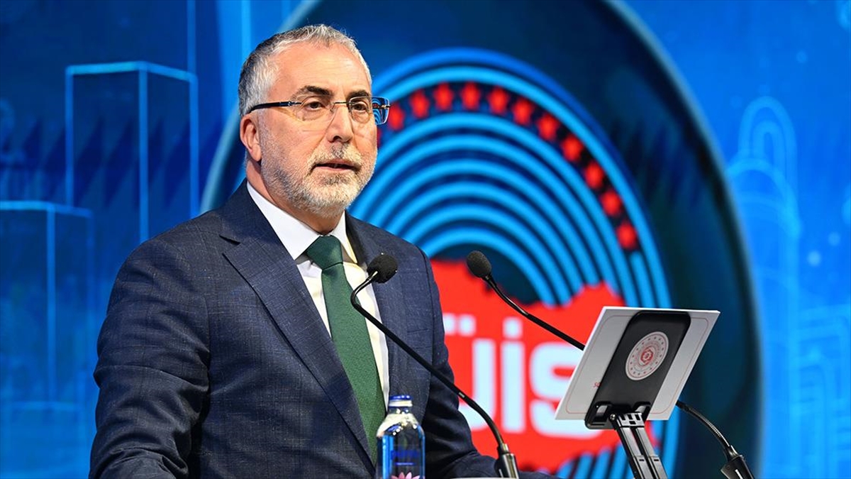 Bakan Işıkhan: Üretimi artırırken işçi sağlığını ve güvenliğini korumak, sürdürülebilir büyümenin en temel şartıdır Bakan Işıkhan: Üretimi artırırken işçi sağlığını ve güvenliğini korumak, sürdürülebilir büyümenin en temel şartıdır