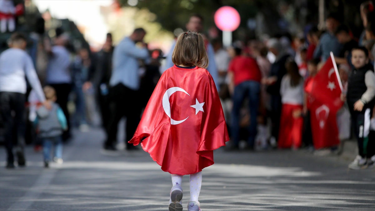 Cumhuriyet’in 102. yılı kutlamaları 21 pare top atışıyla bugün başlayacak Cumhuriyet’in 102. yılı kutlamaları 21 pare top atışıyla bugün başlayacak