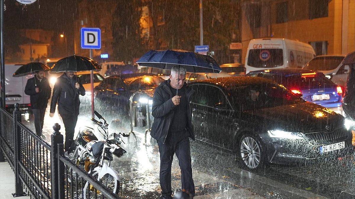 Depremin merkez üssü Sındırgı’da sağanak etkili oluyor Depremin merkez üssü Sındırgı’da sağanak etkili oluyor