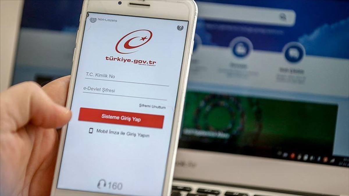 e-Devlet ile SGK işlemlerinde 180 hizmet tek noktada birleşiyor e-Devlet ile SGK işlemlerinde 180 hizmet tek noktada birleşiyor