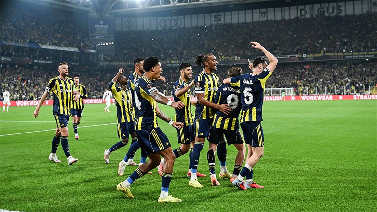 Fenerbahçe, UEFA Avrupa Ligi’nde Stuttgart’ı 1-0 yendi Fenerbahçe, UEFA Avrupa Ligi’nde Stuttgart’ı 1-0 yendi