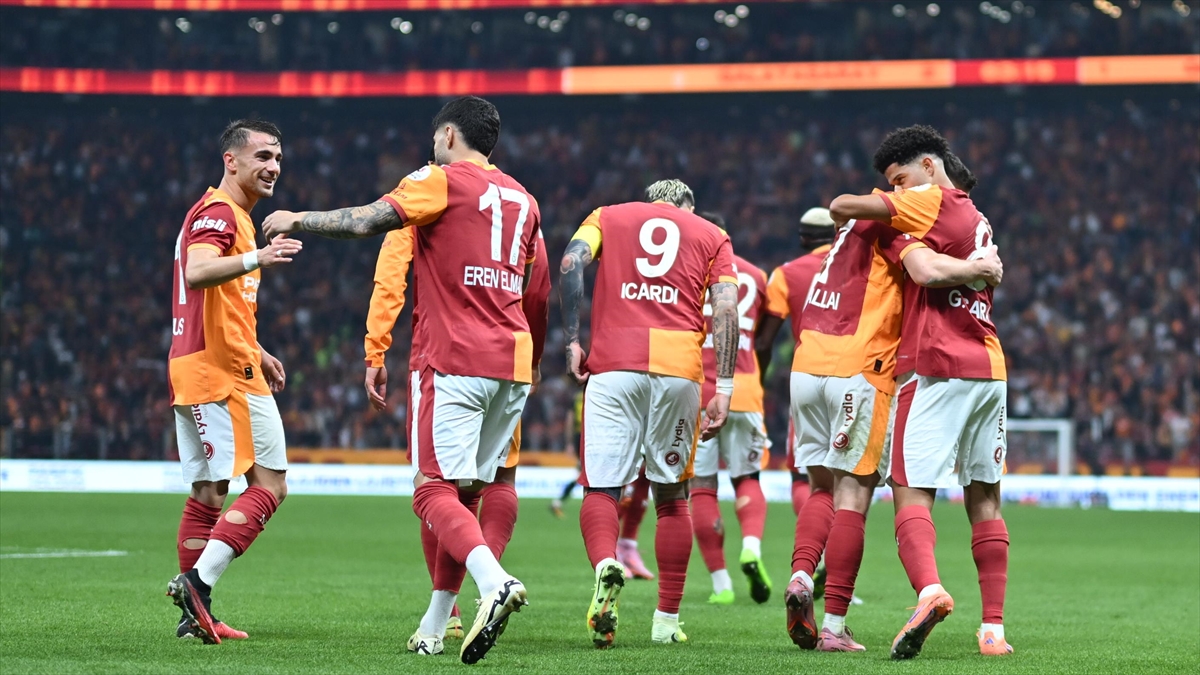 Galatasaray, Süper Lig’de yoluna namağlup devam ediyor Galatasaray, Süper Lig’de yoluna namağlup devam ediyor