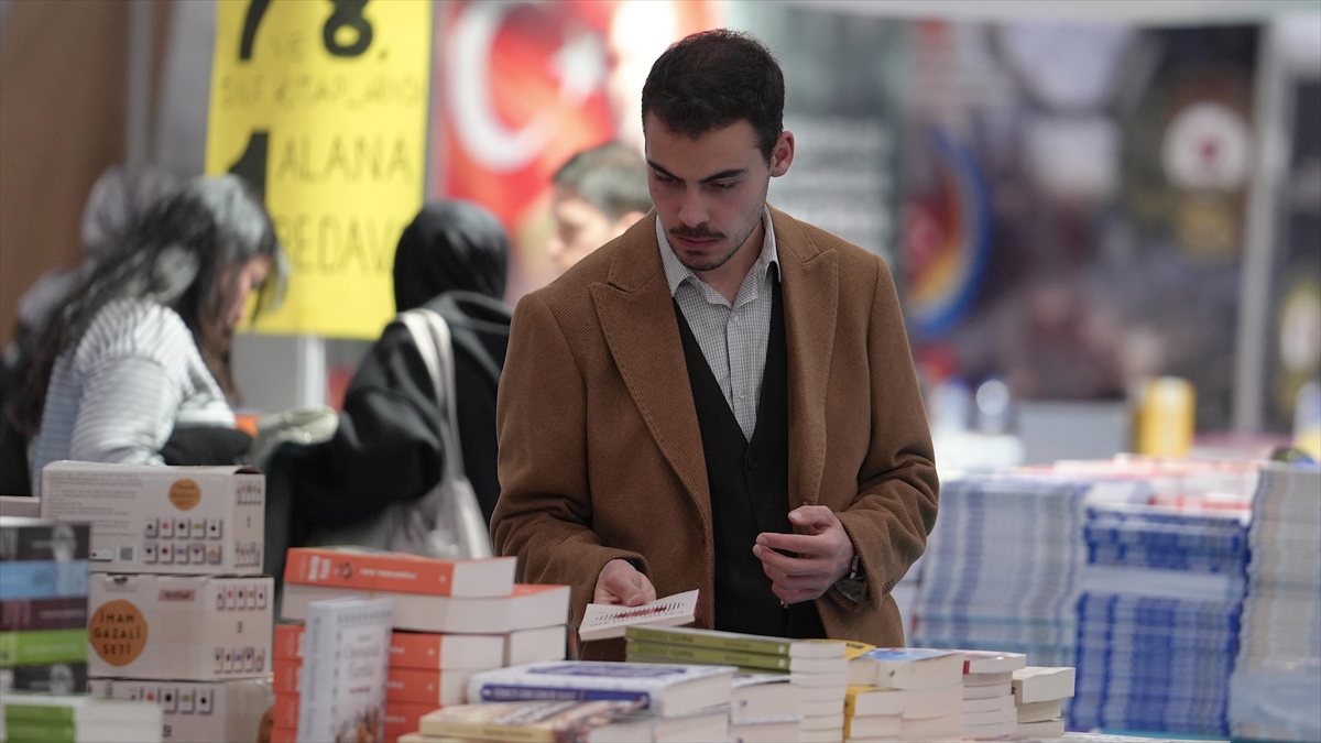 “7. Doğu Anadolu Erzurum Kitap Fuarı” 5 günde 75 bin kişiyi ağırladı