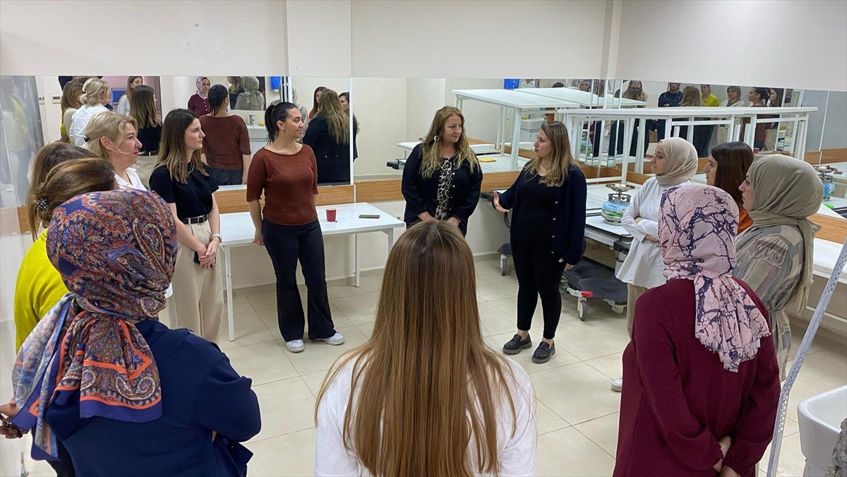 Aile ve Sosyal Hizmetler Bakanlığının “Modüler Aile Eğitim Programı” 42 ilde daha uygulanmaya başlandı Aile ve Sosyal Hizmetler Bakanlığının “Modüler Aile Eğitim Programı” 42 ilde daha uygulanmaya başlandı