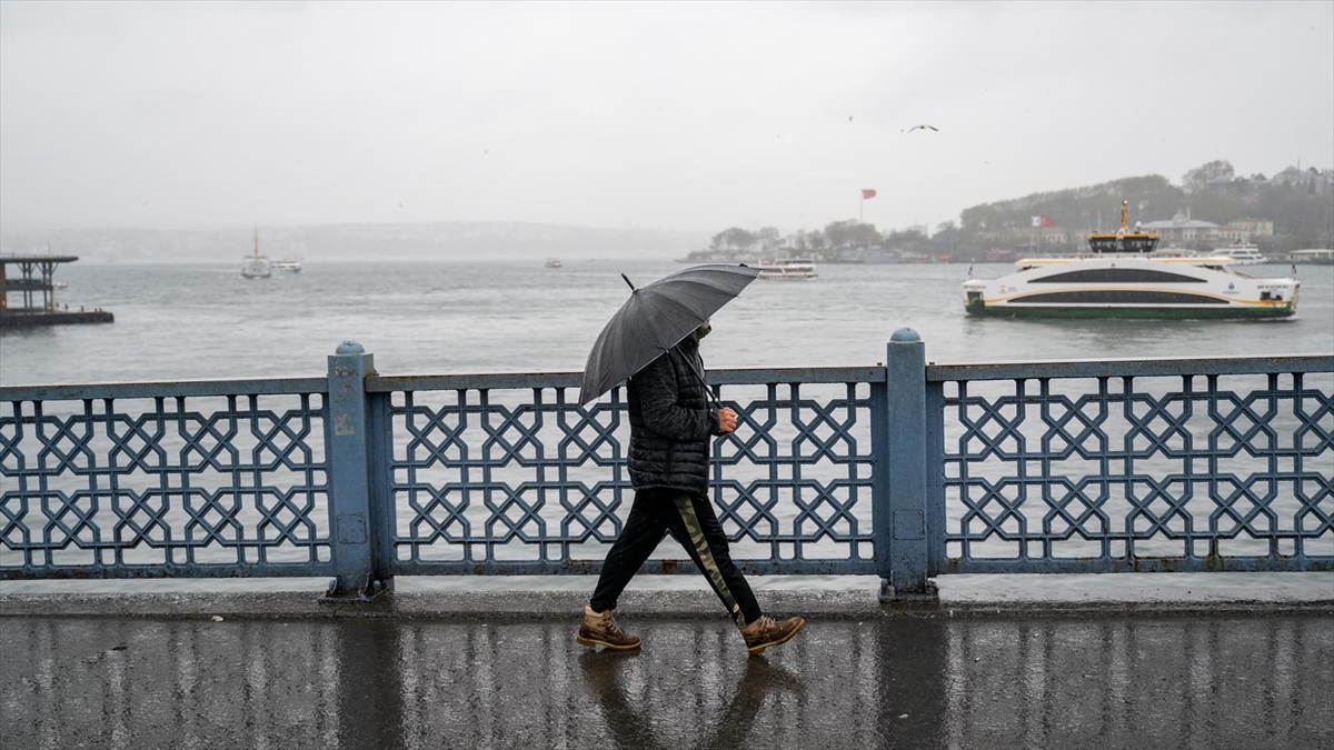 AKOM, İstanbul’da yarın kuvvetli sağanak beklendiğini bildirdi