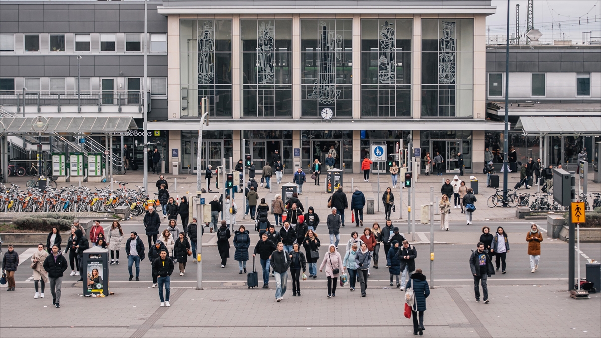 Almanya’da işsiz sayısının 2026 yılının başında 3 milyonun üzerine çıkması bekleniyor Almanya’da işsiz sayısının 2026 yılının başında 3 milyonun üzerine çıkması bekleniyor