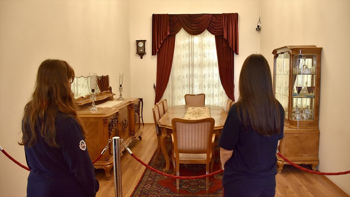 Atatürk’ün Antalya ziyaretlerinde konakladığı ev, Büyük Önder’in hatıralarını müze olarak yaşatıyor Atatürk’ün Antalya ziyaretlerinde konakladığı ev, Büyük Önder’in hatıralarını müze olarak yaşatıyor